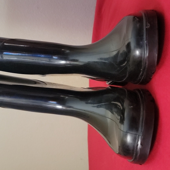 Burberry Rain Boots FIRM PRICE - Picture 6 of 11